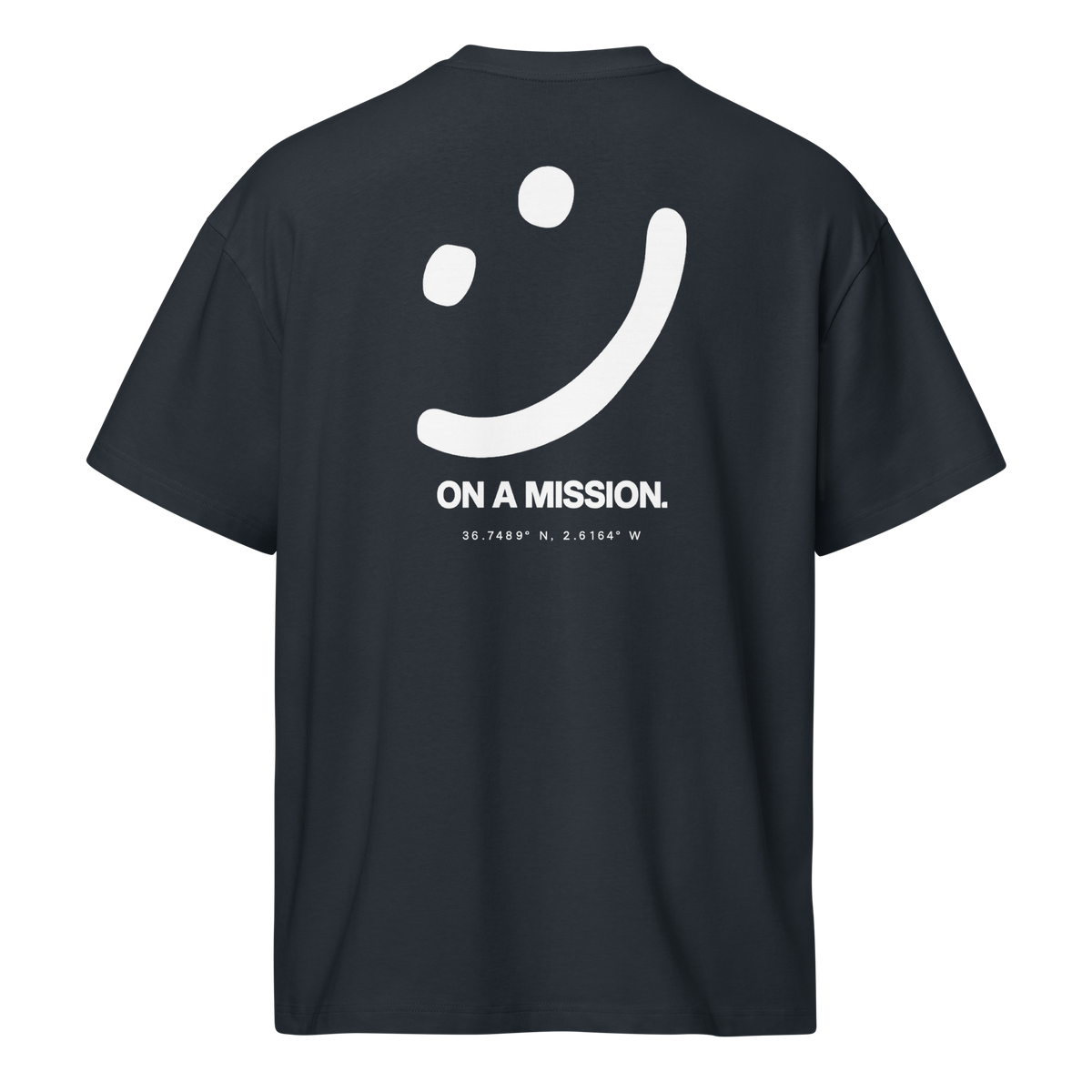 Camiseta boxy ON A MISSION azul marino, vista trasera